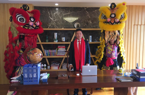 千秋偉業(yè)添錦繡 萬里鵬程展宏圖 —— 常青樹舞獅獻(xiàn)瑞賀新春，歡天喜地迎開工！